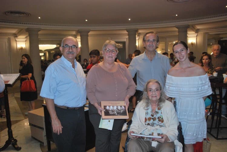 Marta García de Benaglio promueve su libro ‘El Café de la Parroquia (1926-1994)’