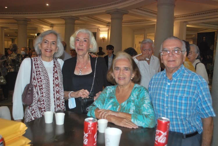 Marta García de Benaglio promueve su libro ‘El Café de la Parroquia (1926-1994)’