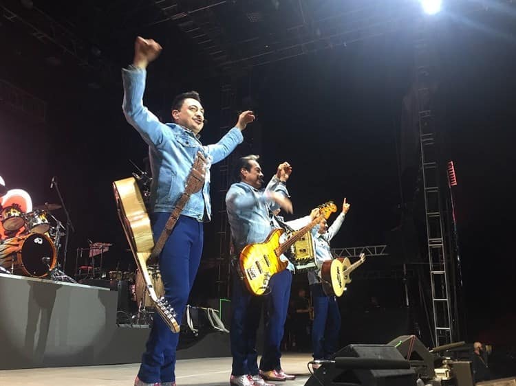 ¡Regreso triunfal! Jarochos ovacionan a Los Tigres del Norte por ‘La Reunión Tour