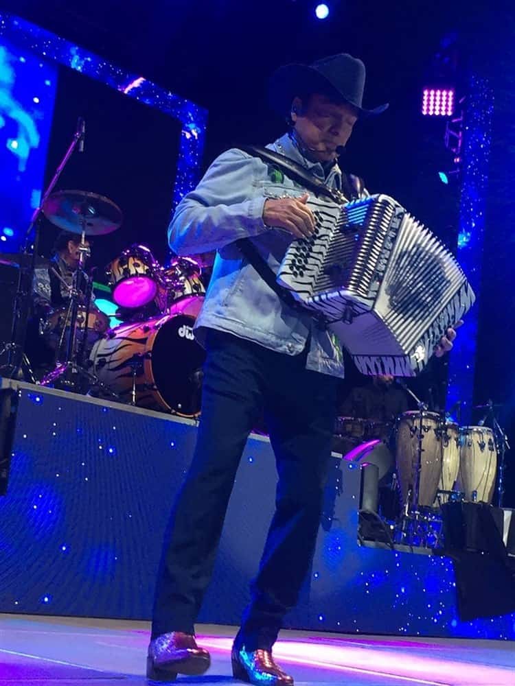 ¡Regreso triunfal! Jarochos ovacionan a Los Tigres del Norte por ‘La Reunión Tour