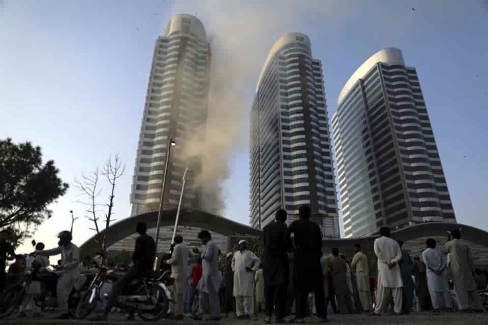 Se incendia gran edificio Centaurus en Pakistán (+Video)