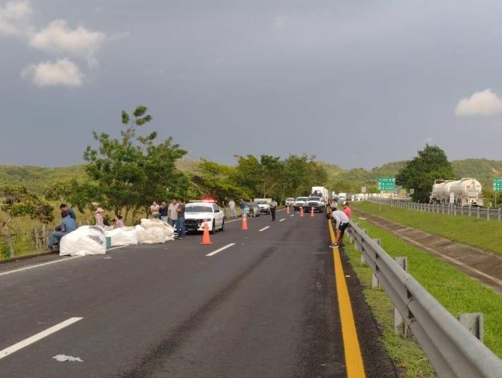 A vuelta de rueda el tráfico en la carretera Villahermosa- Coatzacoalcos