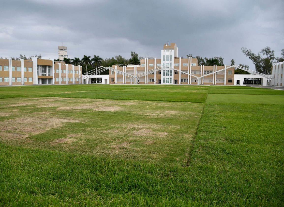 Conoce las esfinges que se encuentran en la Heroica Escuela Naval Militar