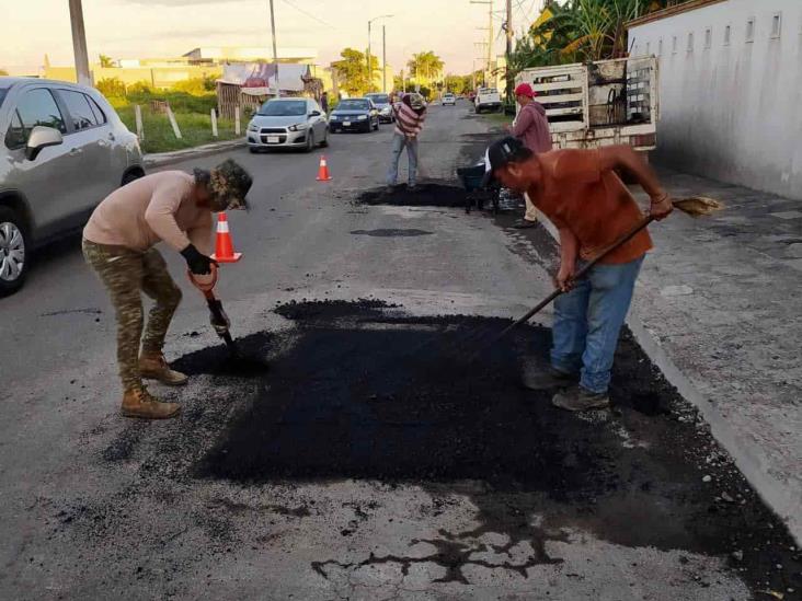 Reparan carretera de Playa de Vaca, en Medellín de Bravo