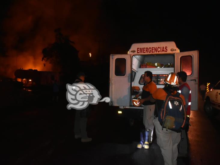 Alerta en Texistepec por explosión e incendio en planta de asfalto (Video)