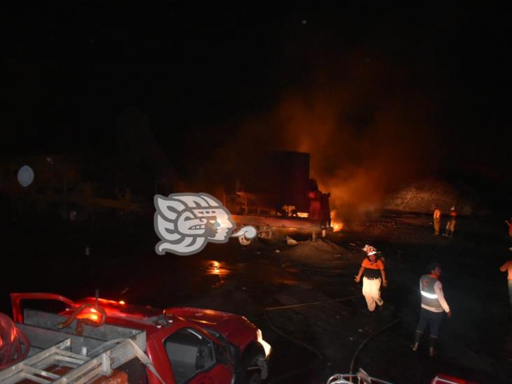 Alerta en Texistepec por explosión e incendio en planta de asfalto (Video)