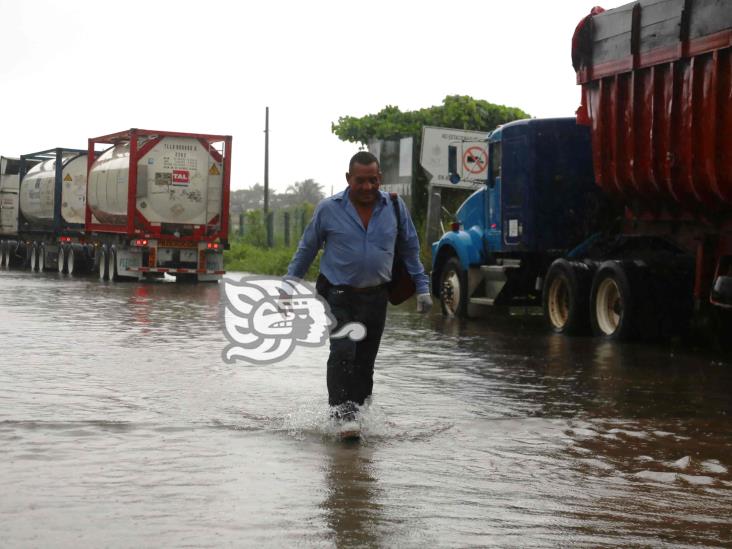 Avenidas de Coatzacoalcos se vuelven ríos tras lluvias torrenciales(+Videos)
