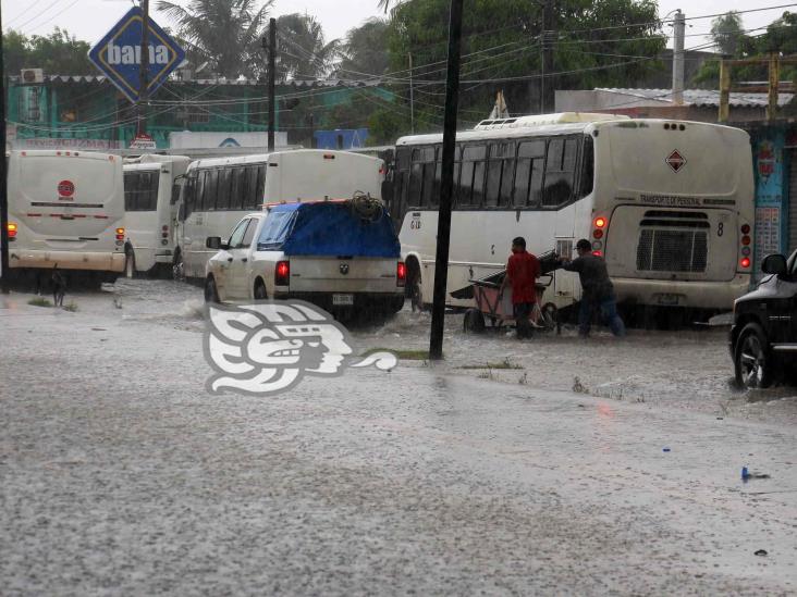 Avenidas de Coatzacoalcos se vuelven ríos tras lluvias torrenciales(+Videos)
