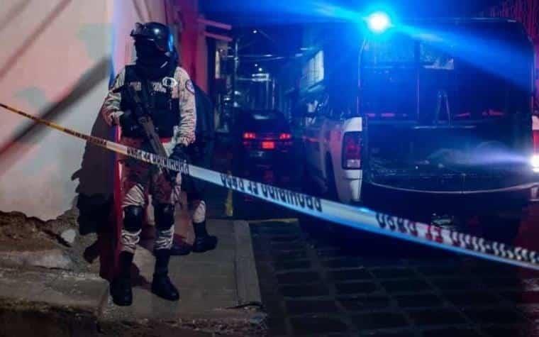 Irrumpen carne asada y asesinan a 3 en Monterrey; hieren a menor
