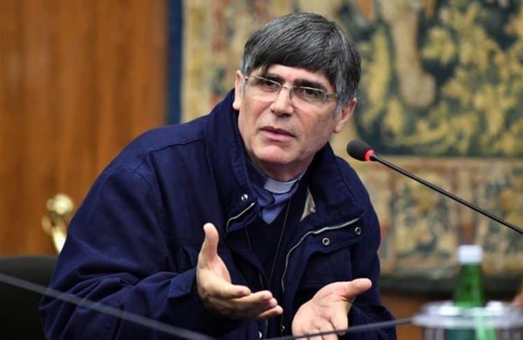 Sacerdote amenazado por mafia italiana cuenta llamada de apoyo del papa Francisco