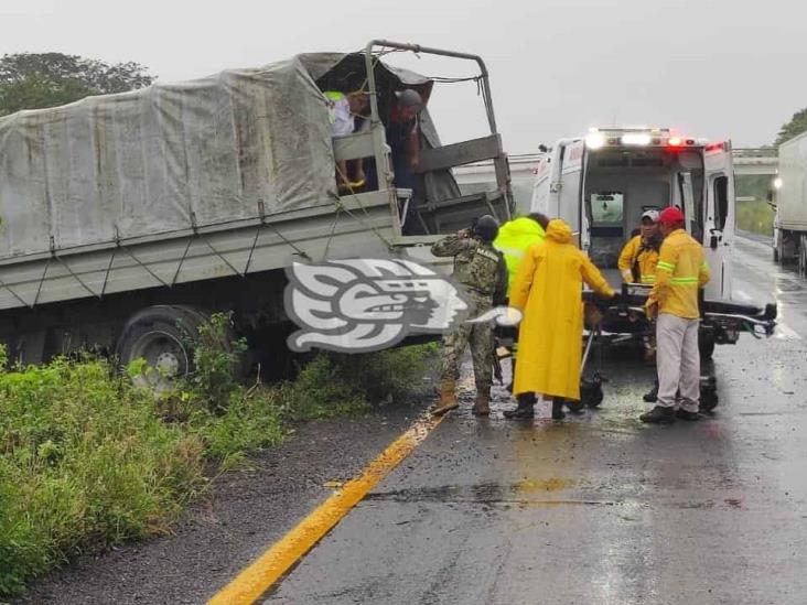 Elementos de SEMAR heridos tras volcadura en autopista de Acayucan(+Video) 