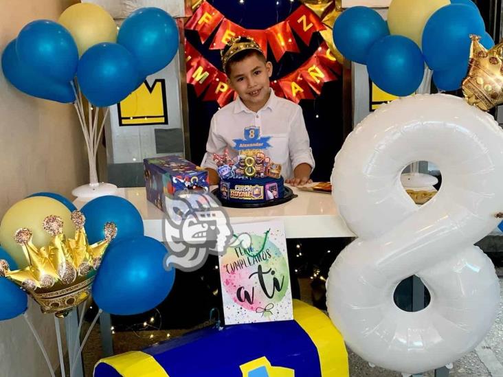 Alexander cumplió 8 años entre sorpresas y aventuras