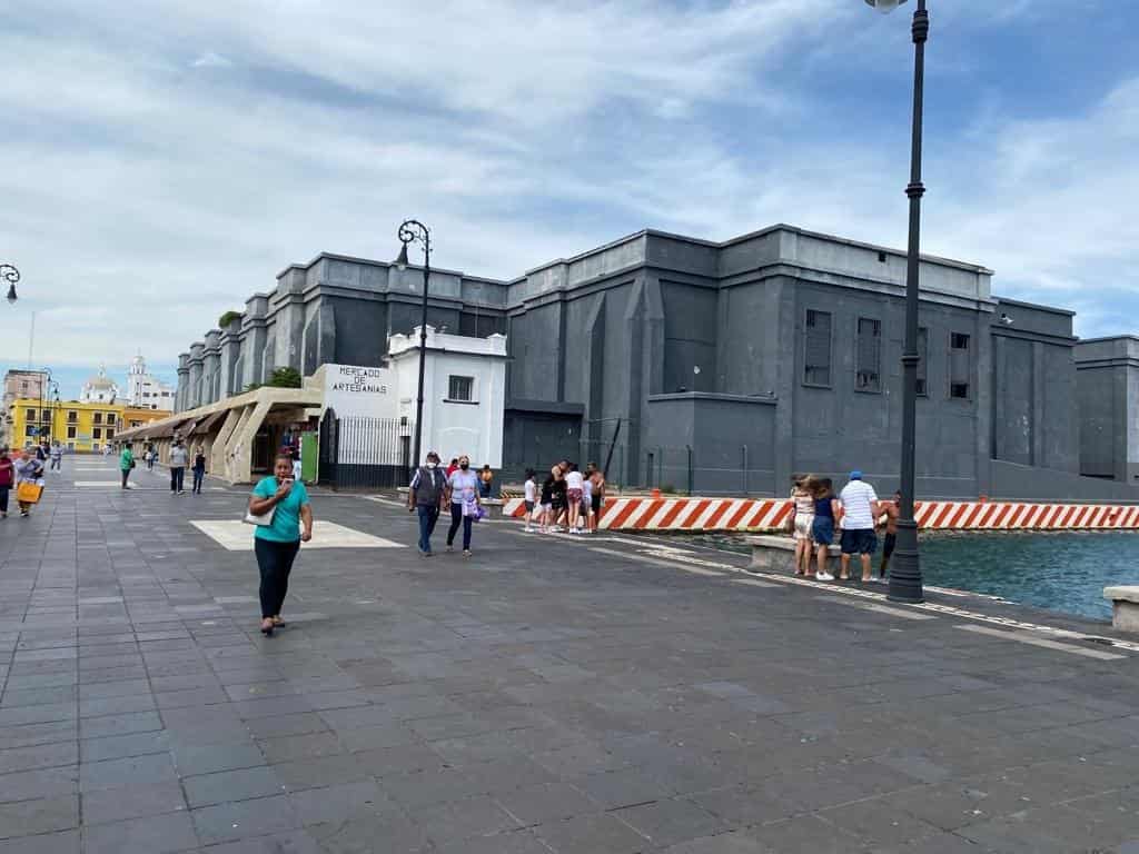 Artesanos siguen sin aparecer tras retiro del Malecón de Veracruz (+Video)