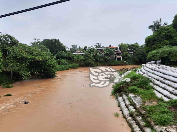 A pesar de las intensas lluvias, río Agua Dulce no se desbordó