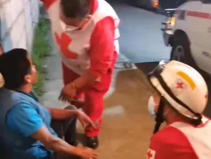 Sujeto en estado de ebriedad sufre herida en la cabeza en calles de Huatusco