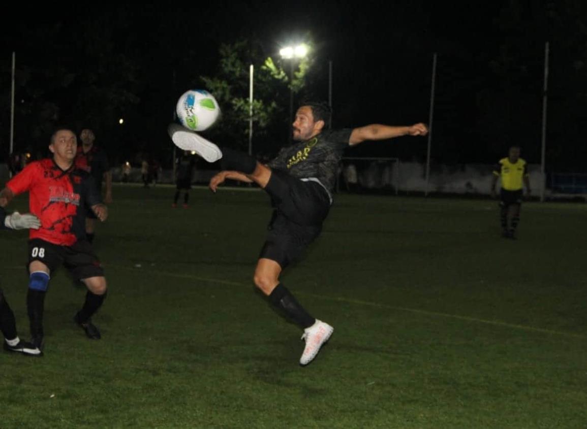 Tiene El Bayo fiesta de goles con victoria de 14-0 en Torneo de Futbol Imagen