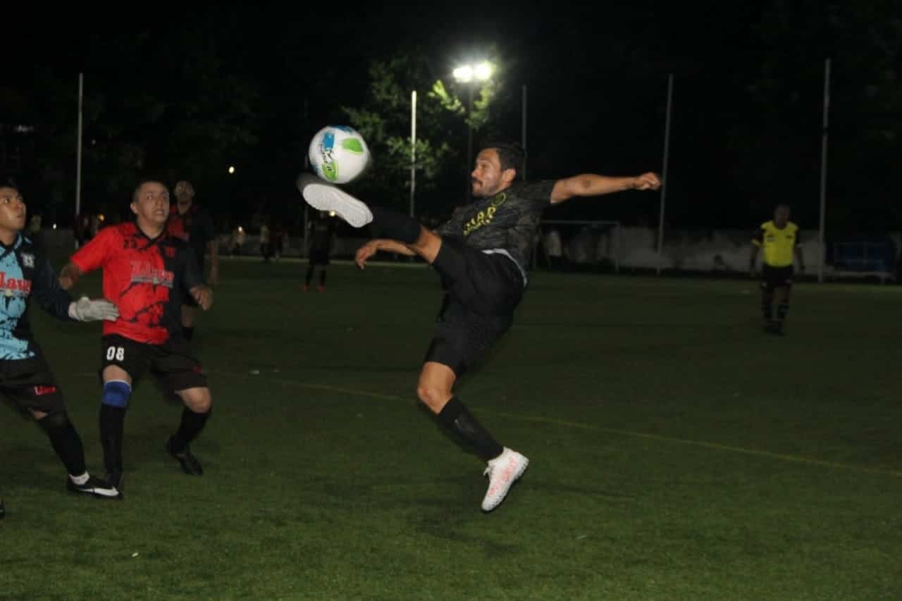 Tiene El Bayo fiesta de goles con victoria de 14-0 en Torneo de Futbol Imagen