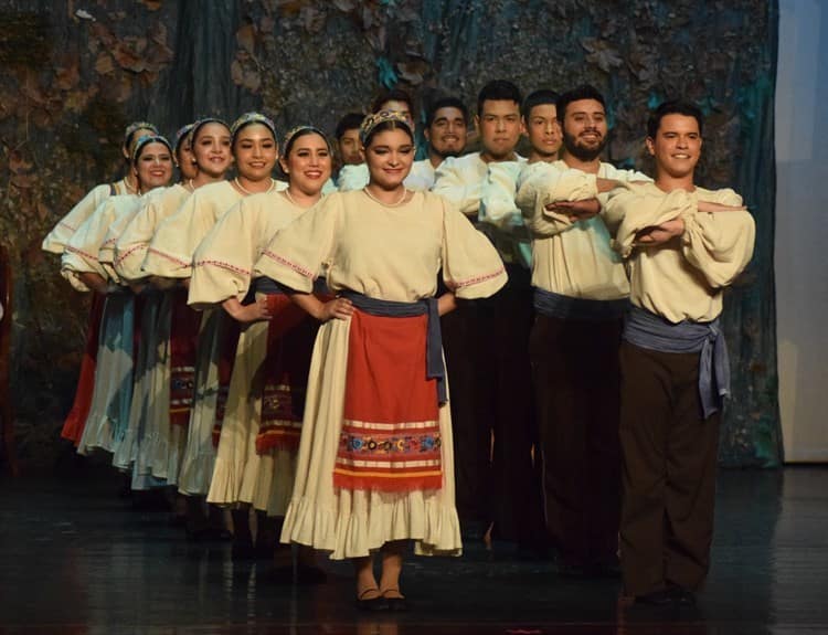 Realizan con éxito gala benéfica de ballet Coppélia en el Teatro Clavijero