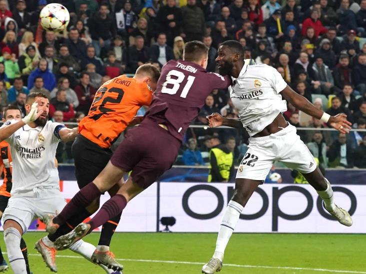 Real Madrid evita la derrota y asegura boleto a octavos de final