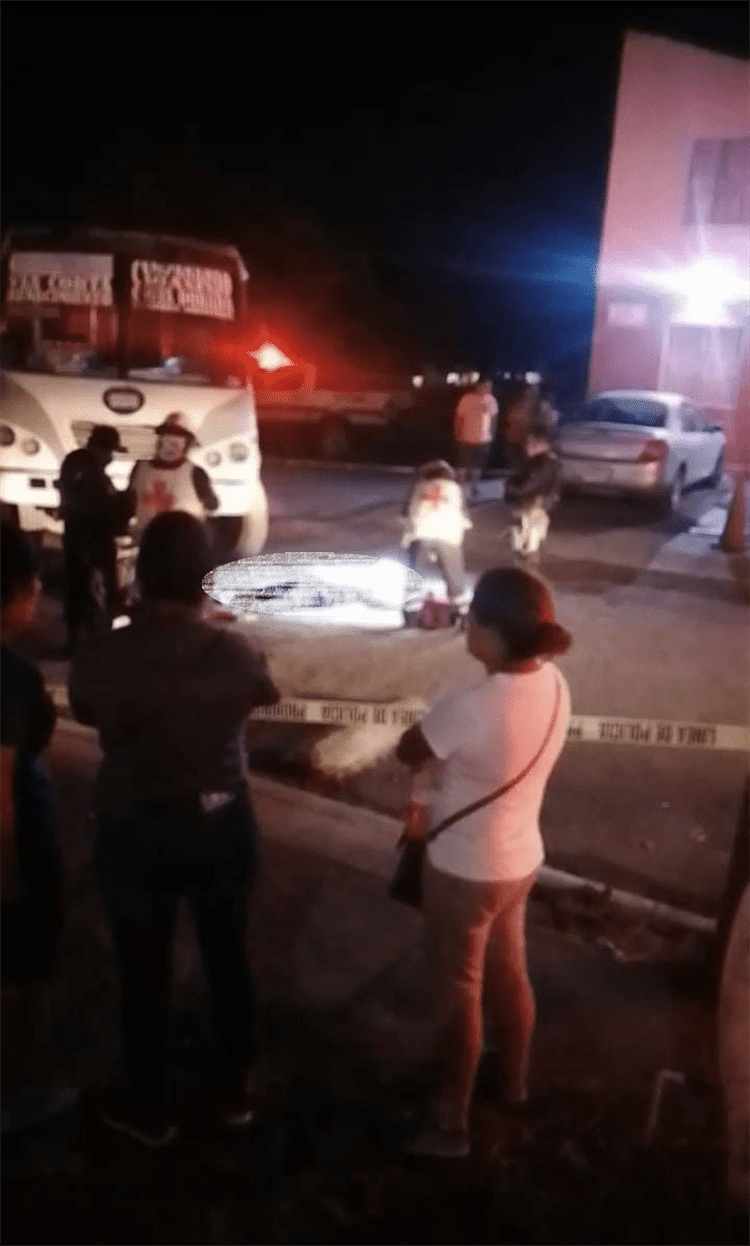 Mujer motociclista fallece tras ser atropellada por camión urbano en Veracruz