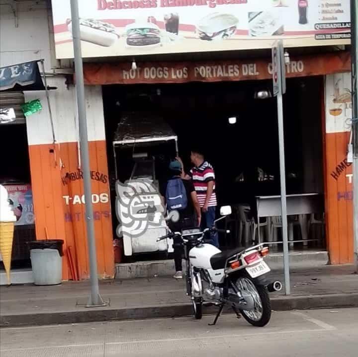 En Fortín de las Flores, ciudadanos someten a delincuente; intentó asaltar comercio