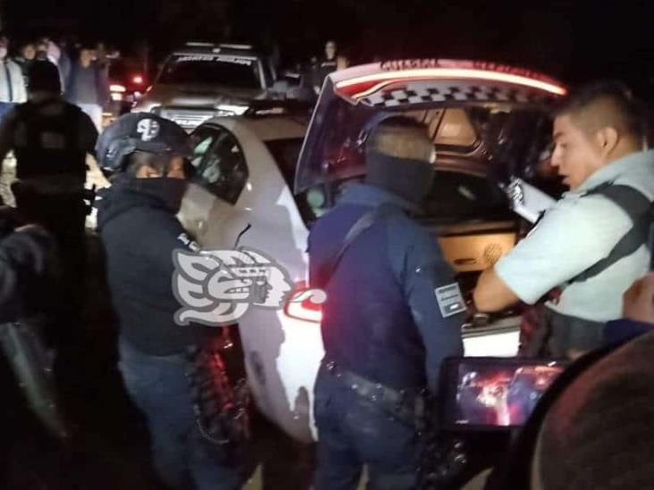 Por presunto robo, detienen y desarman a policías estatales de Puebla y Veracruz