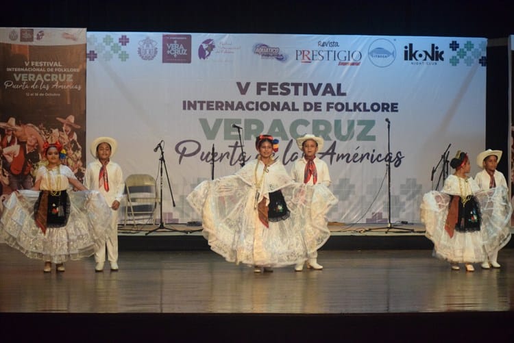 Inicia el V Festival Internacional de Folklore con gala en Teatro Clavijero