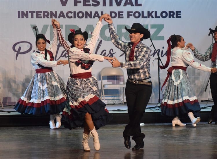 Inicia el V Festival Internacional de Folklore con gala en Teatro Clavijero