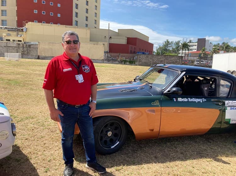 Piloto de la Carrera Panamericana corre acompañado de sus dos hijos (+Video)