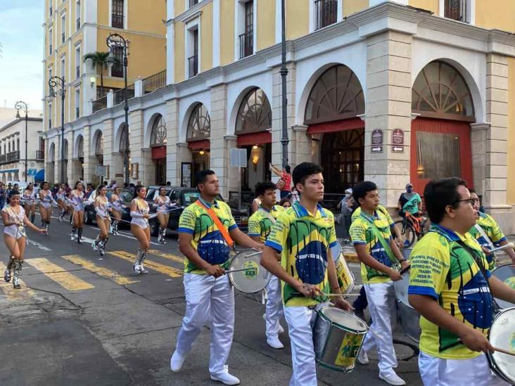 Realizan desfile del Festival Internacional del Folklore en Veracruz (+Video)