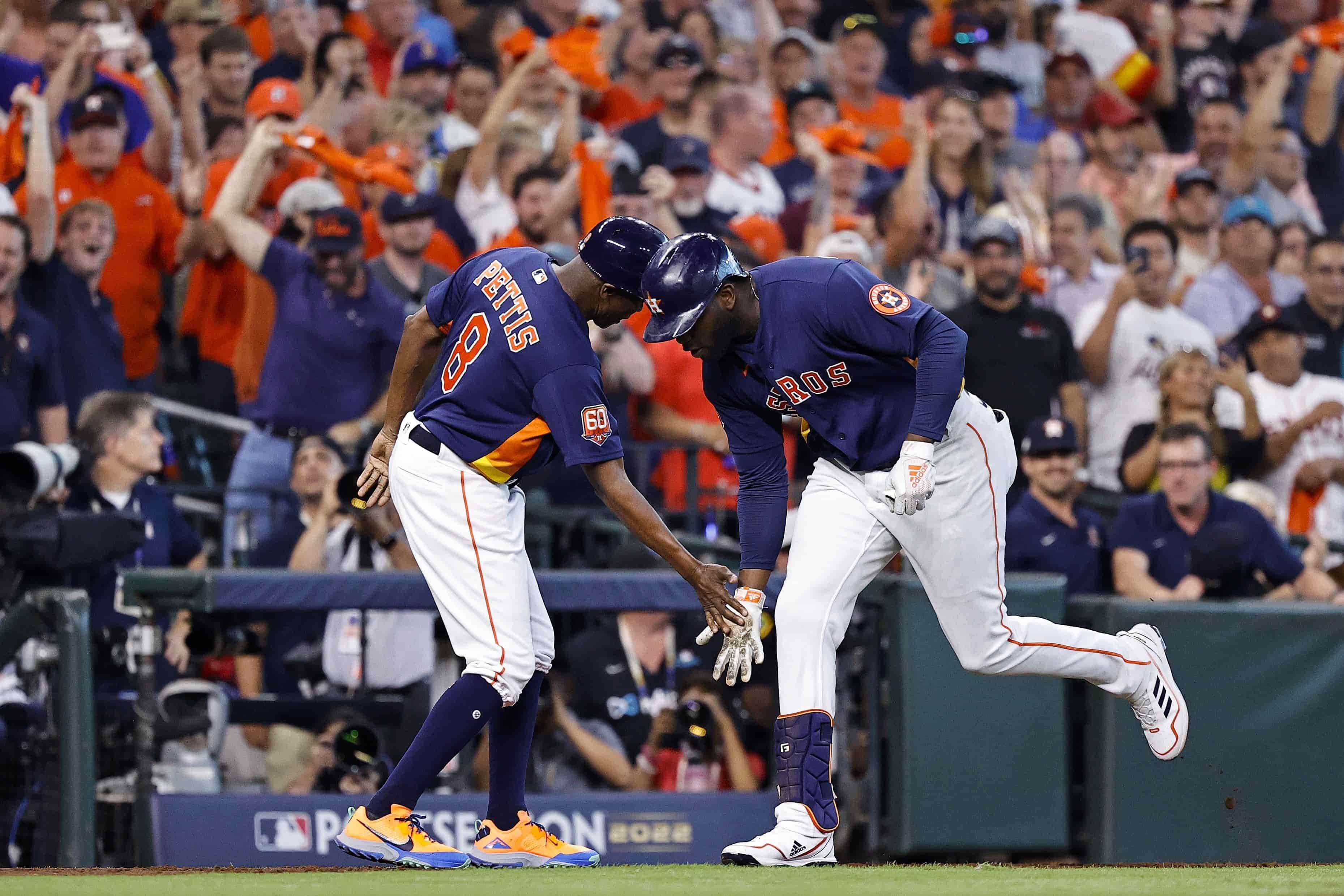 Astros con Álvarez encendido, se colocan a un juego de la Serie de Campeonato