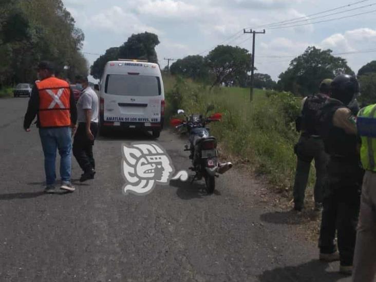 Auto fantasma saca a camioneta de una carretera en Amatlán