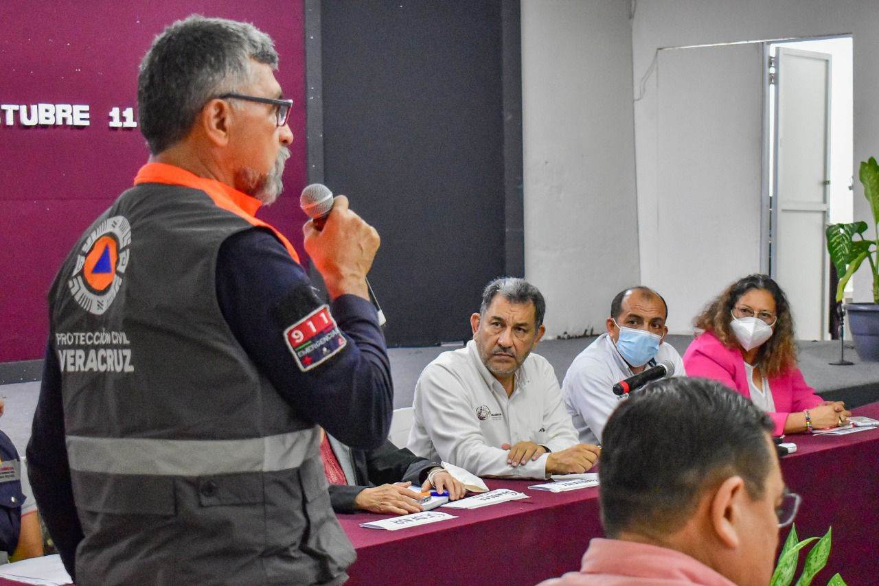 Preparan 10 albergues en Coatzacoalcos; activarían mil 900 en todo Veracruz