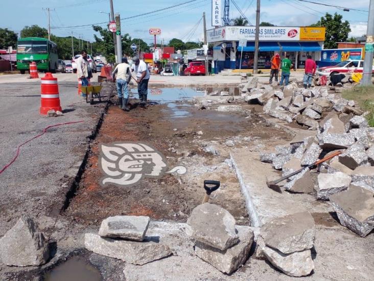 Reparan acceso a colonias al poniente de Coatzacoalcos