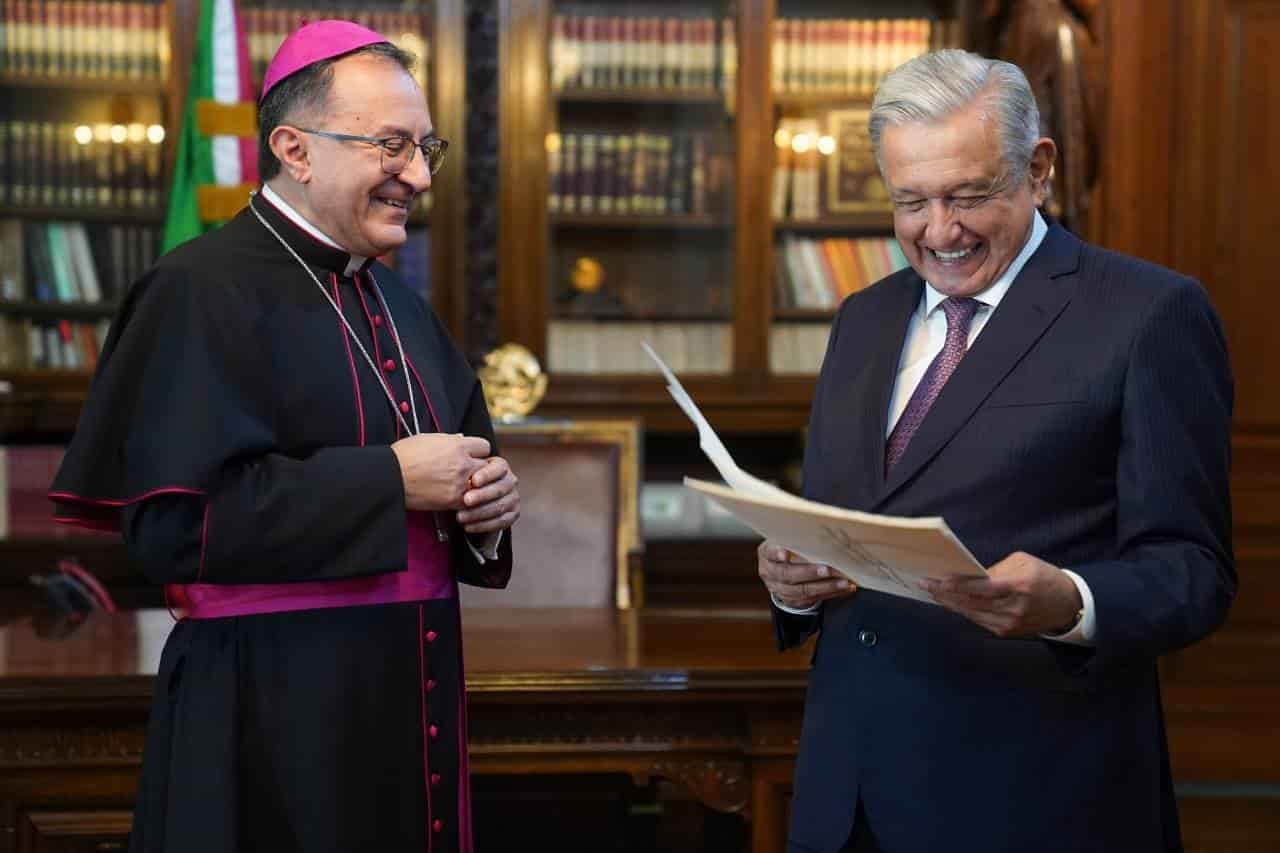 AMLO se reúne con nuevo nuncio apostólico en México nombrado por papa Francisco