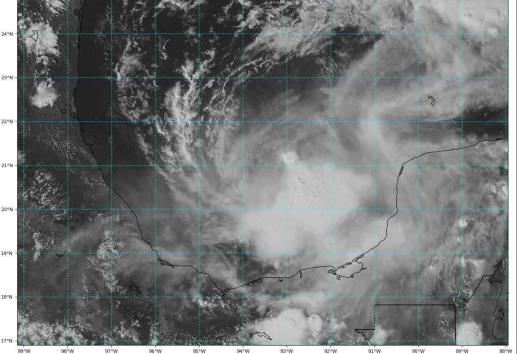 52 municipios de Veracruz en Alerta Verde ante impacto de tormenta Karl