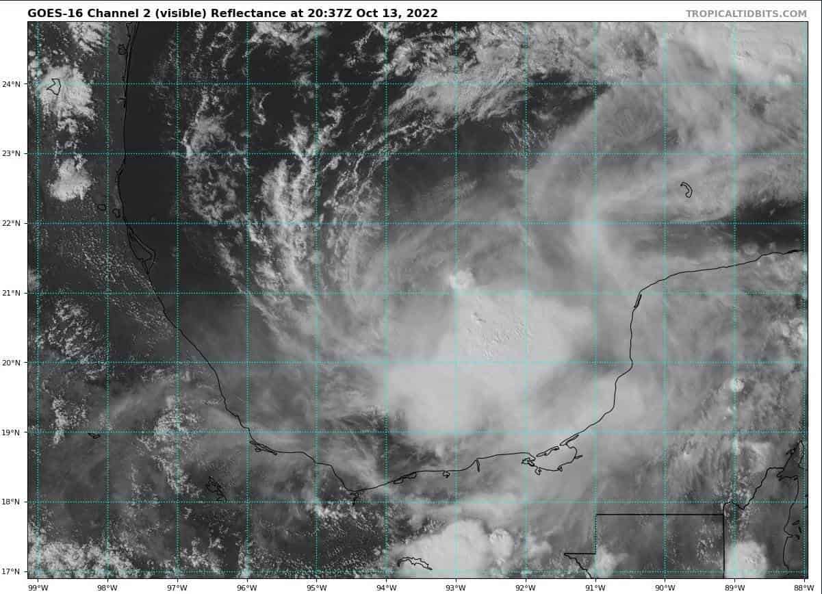 52 municipios de Veracruz en Alerta Verde ante impacto de tormenta Karl