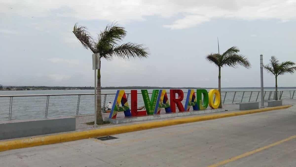 Realizarán desfile Cívico Militar por calles de Alvarado, Veracruz