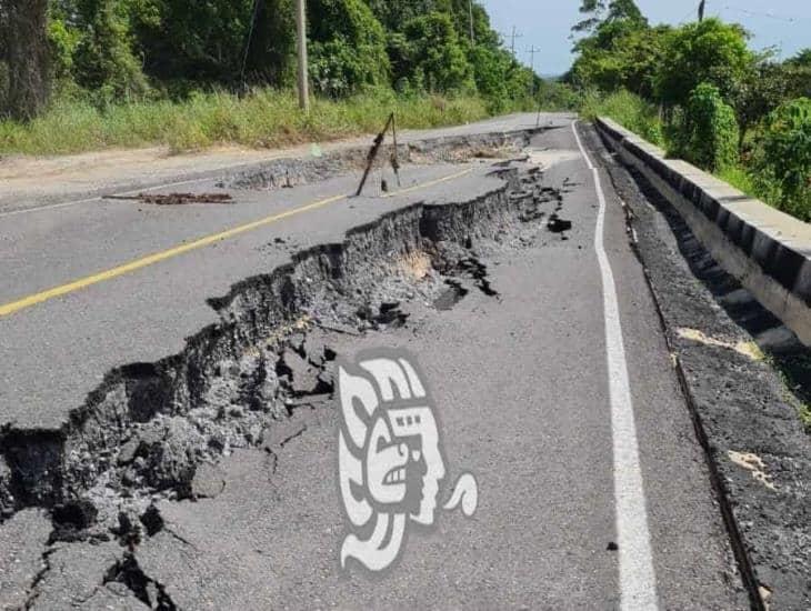 Por colapsar muro en tramo de la carretera Nanchital-Las Choapas