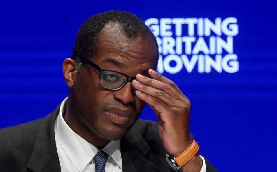 Destituyen al ministro de Finanzas británico, Kwasi Kwarteng