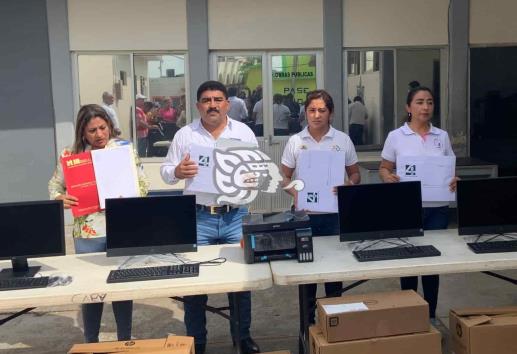 Regularizan espacios públicos de Oluta