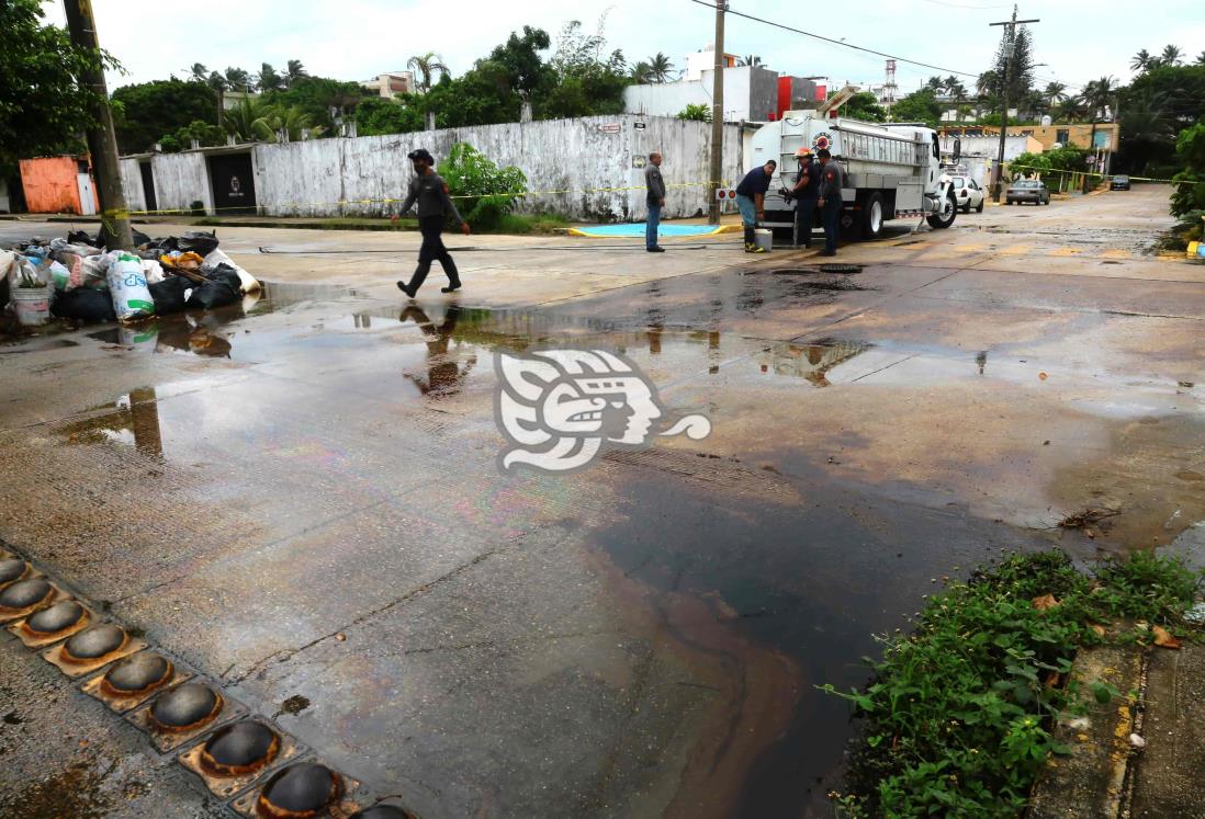 Se registra peligroso derrame de aceite en Coatzacoalcos