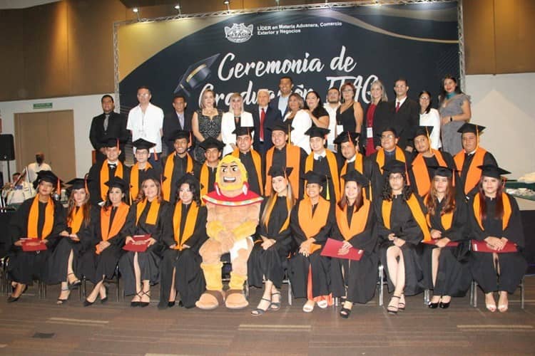 Realizan graduación del ITAG de la generación 2019-2022