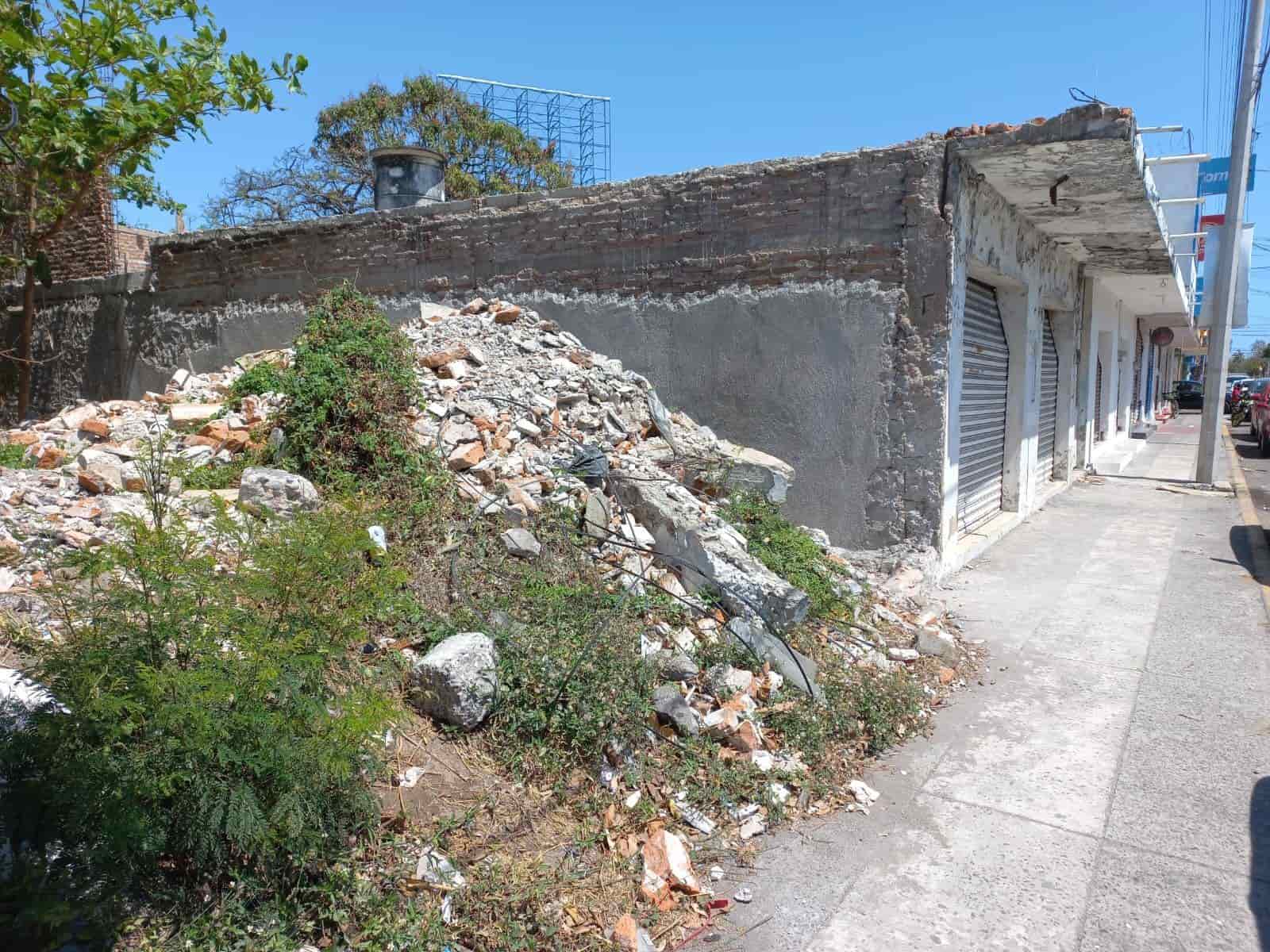 Terreno abandonado se ha convertido en foco de inseguridad en Boca del Río