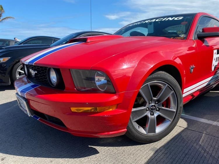 El sonido del acelerador, lo que más disfruta Vianey de su Mustang