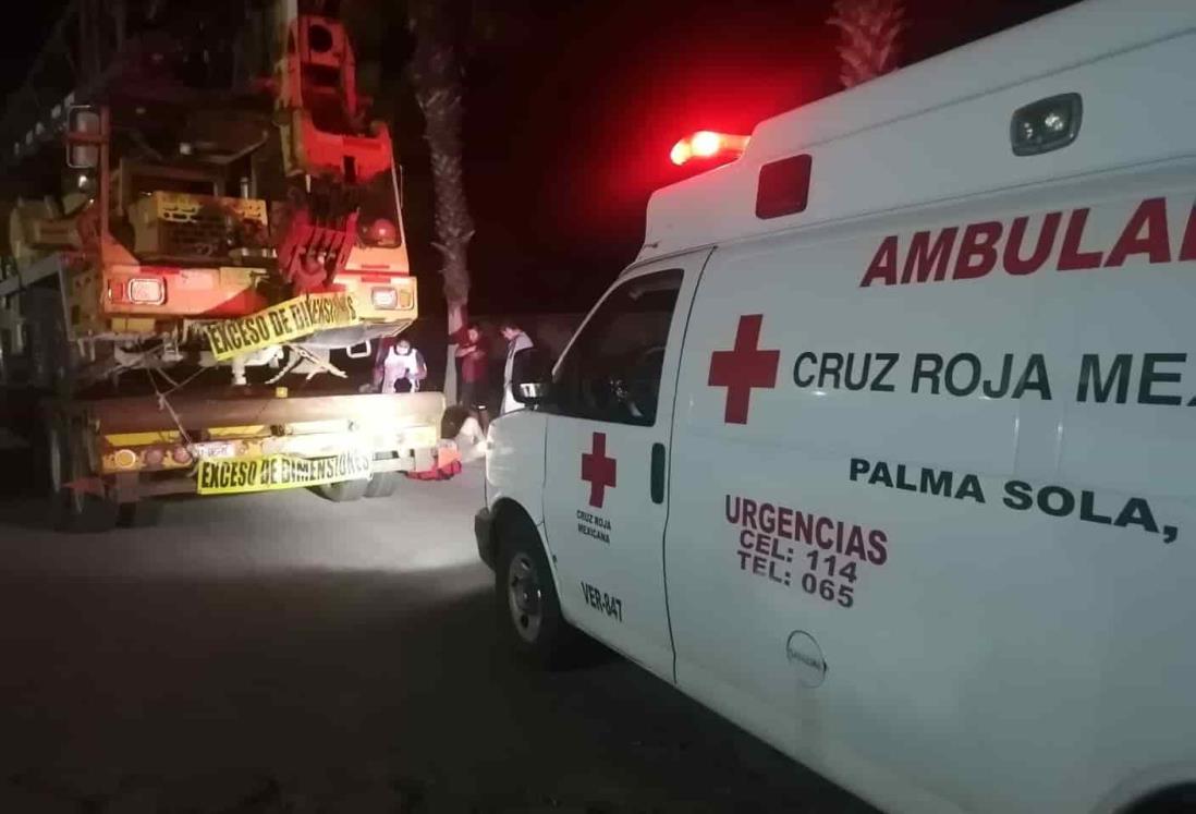 Hombre cae de una plana de tráiler en Veracruz, estaba en estado de ebriedad