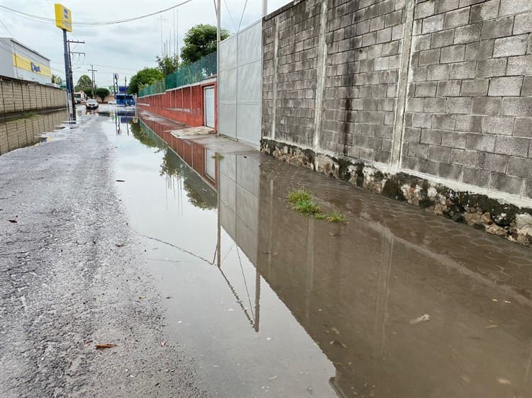 Calles parecen albercas en Boca del Río, denuncian ciudadanos