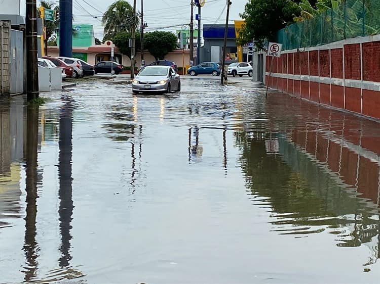 Calles parecen albercas en Boca del Río, denuncian ciudadanos