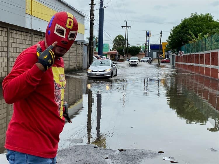 Calles parecen albercas en Boca del Río, denuncian ciudadanos