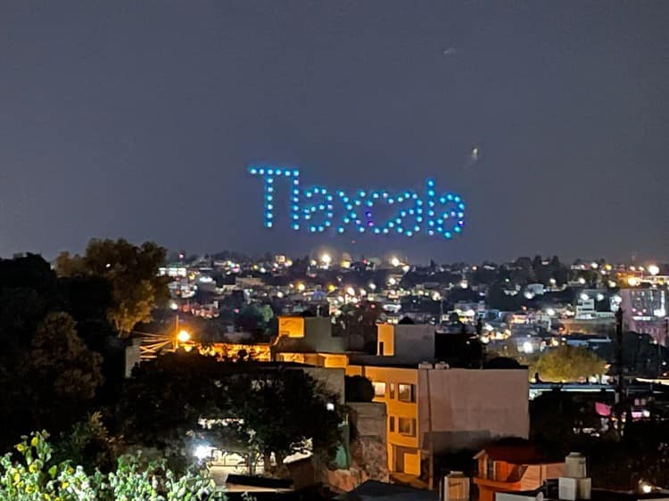 Con espectáculo de drones sorprenden a invitados a la Copa del Mundo 2022